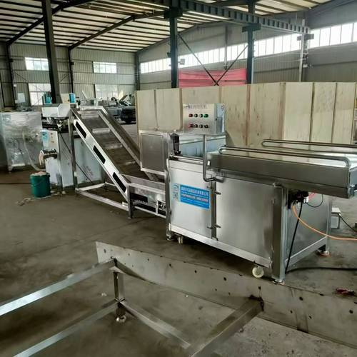 凍肉加工設(shè)備選諸城佳品食品機(jī)械,10余種凍肉破碎切塊機(jī)型,國內(nèi)外發(fā)貨